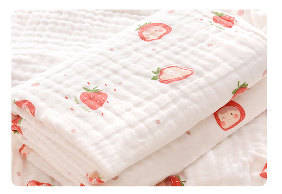 Anti Static Woven 6 Layer Gauze Fabric Strawberry And Flower Pattern