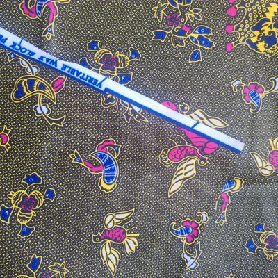 100% Cotton African Wax Print Fabric with Vibrant Colors and High Wrinkle Resistance for Ankara and Kitenge Styles