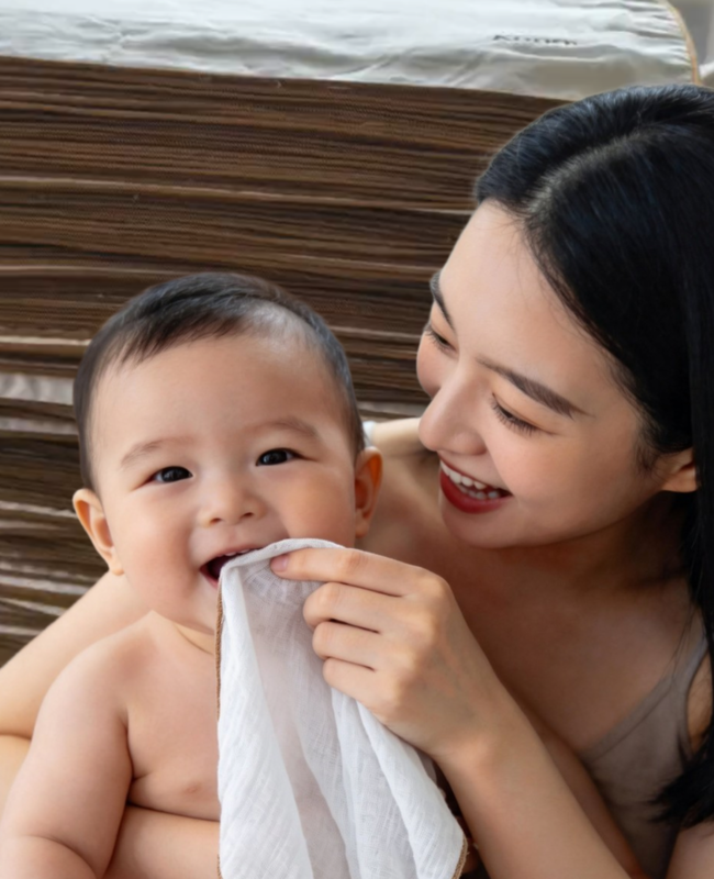 Premium 70% Bamboo Fiber & 30% Combed Cotton Double Gauze Fabric with 40S Fine Yarn and 100 GSM for Luxurious Softness